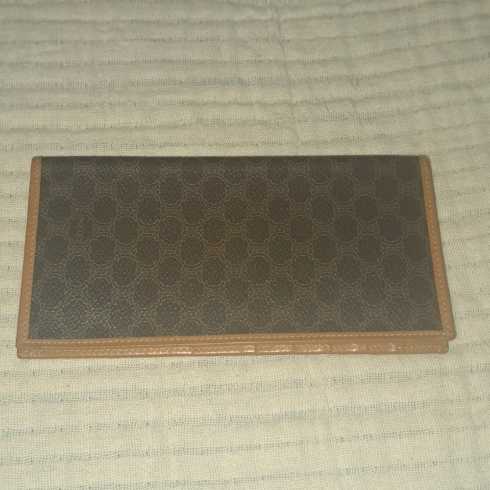Celine Bifold long wallet EUC